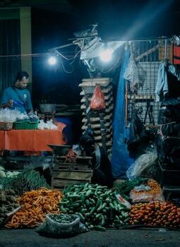 Makan Lebih Baik Tanpa Harus Menderita: Panduan Diet Sehat Alami
