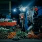 Sayuran segar di pasar tradisional Indonesia menawarkan gizi yang kaya dengan harga terjangkau, jauh lebih dari sekadar pelengkap masakan. Memilih bahan makanan langsung dari sumbernya adalah langkah pertama menuju pola makan yang lebih sehat dan berkelanjutan.